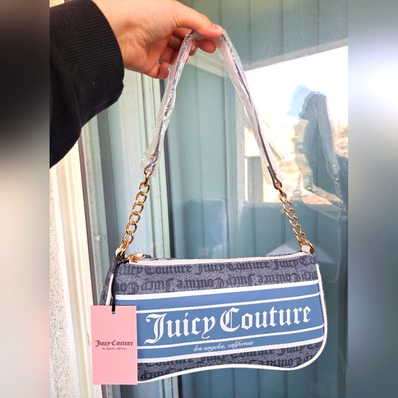 Juicy Couture Handbags - Juicy Couture fashionista shoulder bag